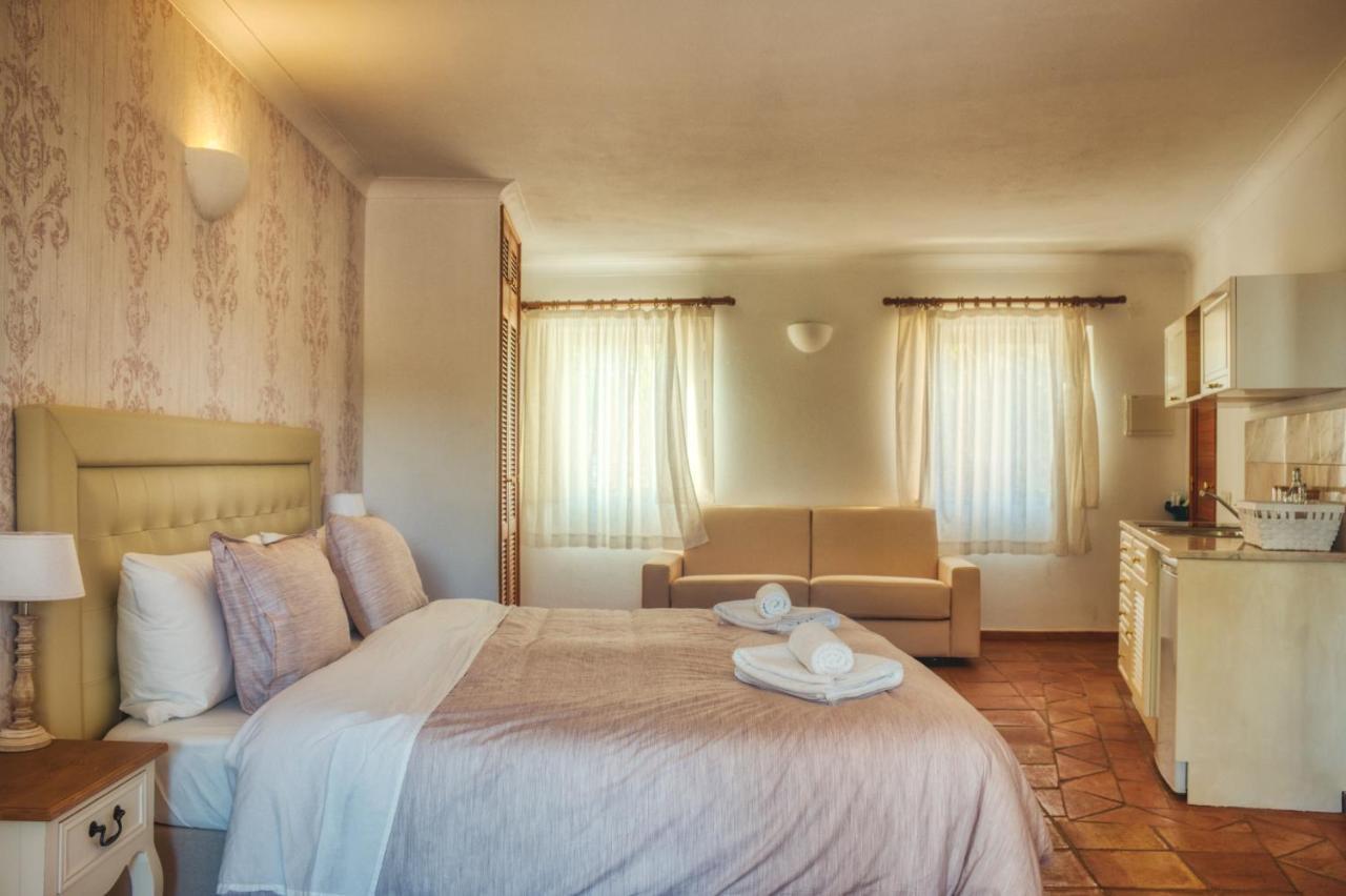 Moonshine Guest House With Private Studios And Private Cottage Lagos Exteriör bild