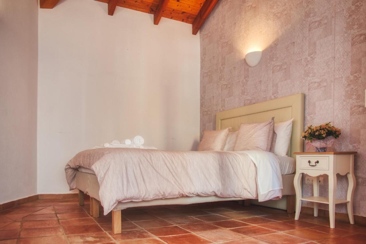 Moonshine Guest House With Private Studios And Private Cottage Lagos Exteriör bild