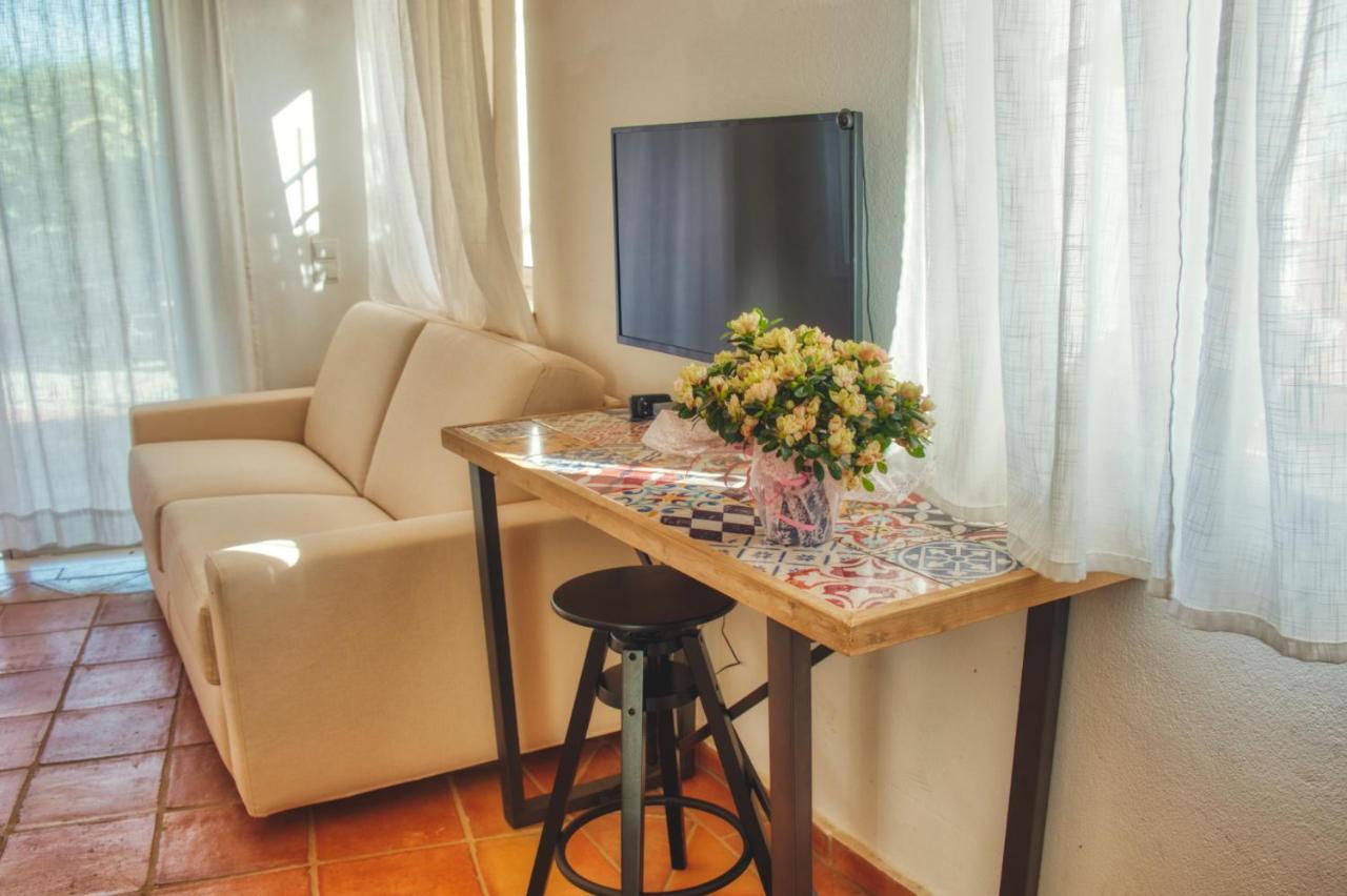 Moonshine Guest House With Private Studios And Private Cottage Lagos Exteriör bild